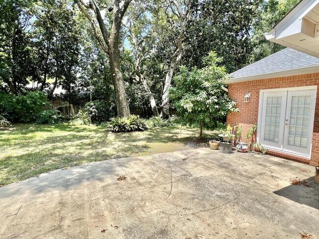 Building Photo - 6478 Avenida De Galvez