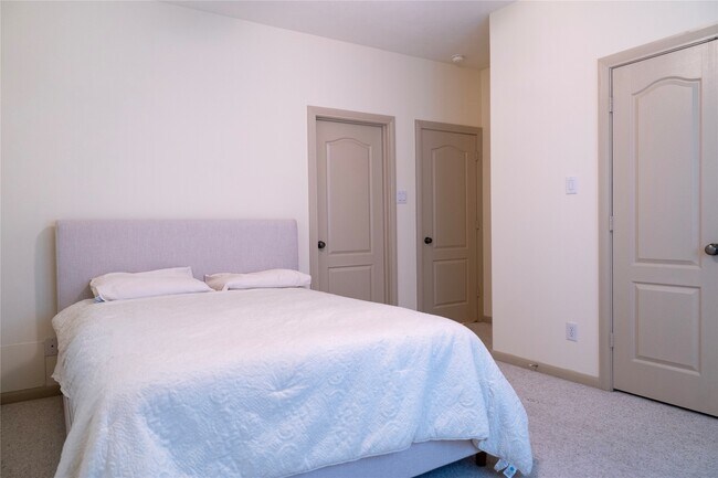 Building Photo - 15315 T C Jester Blvd