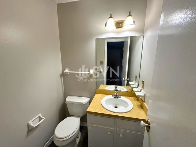 Building Photo - 56 Alan Dr