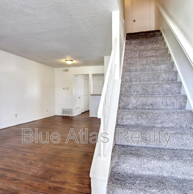 Building Photo - 2718 Wimbledon Ct