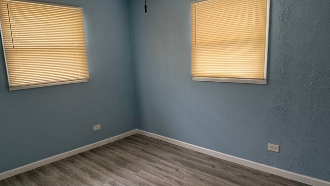 Building Photo - 4056 W 89th Pl