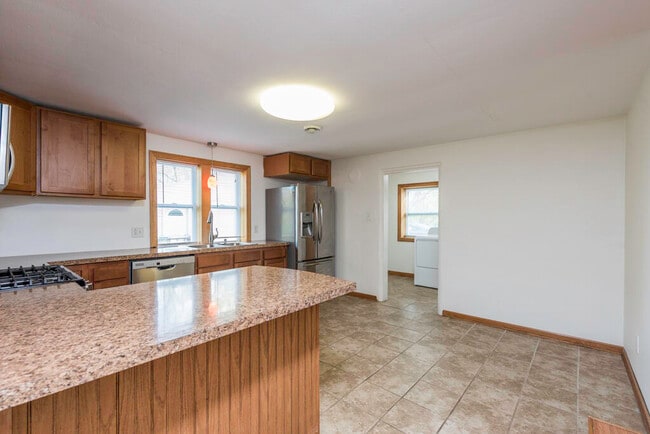 Building Photo - 10605 39th Ave