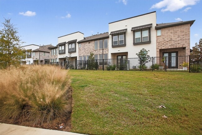 Building Photo - 16607 Lake Austin St