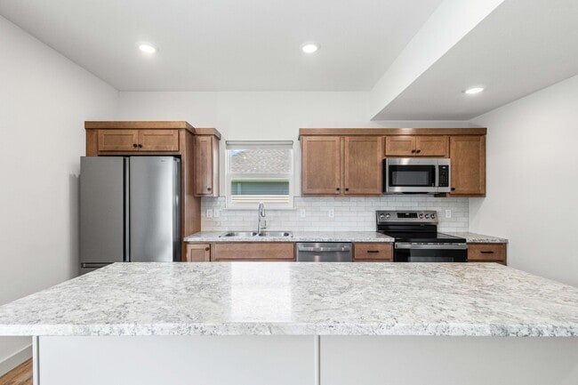 Building Photo - 3400 Naples Dr