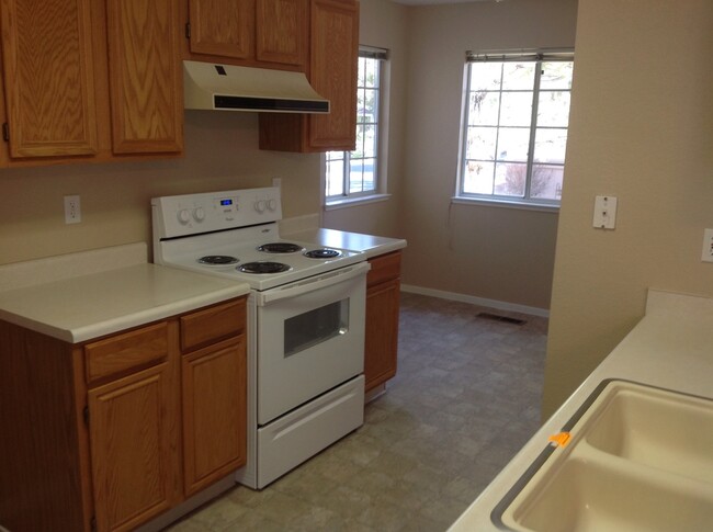 Building Photo - OPEN HOUSE (SUNDAY) 5/4 FROM 2:0 - 3:00.