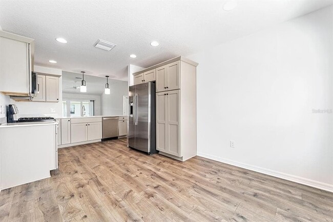 Building Photo - 6270 Elitania Ln