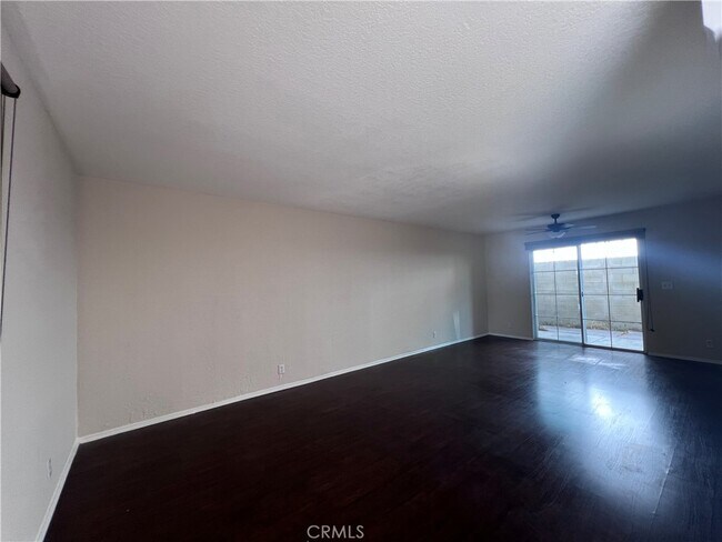 Building Photo - 11254 Oxnard St