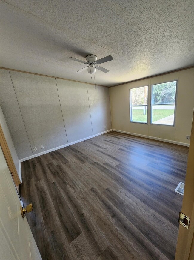 Building Photo - 33209 Wedgewood Dr