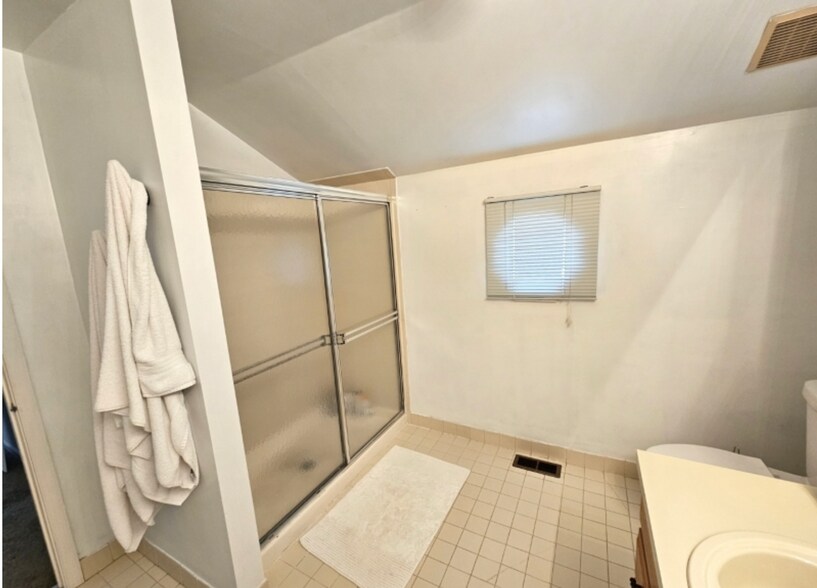 Building Photo - 23 Bentley Ct