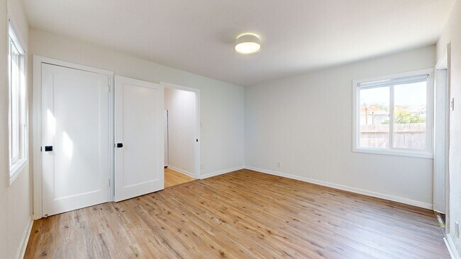 Building Photo - Mid-Century Home Available in the Richmond...