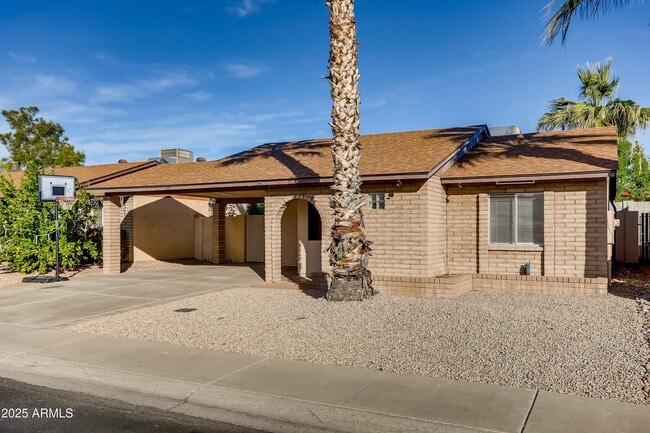 Building Photo - 510 E Sequoia Dr