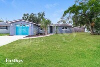 Building Photo - 8733 Roble Way