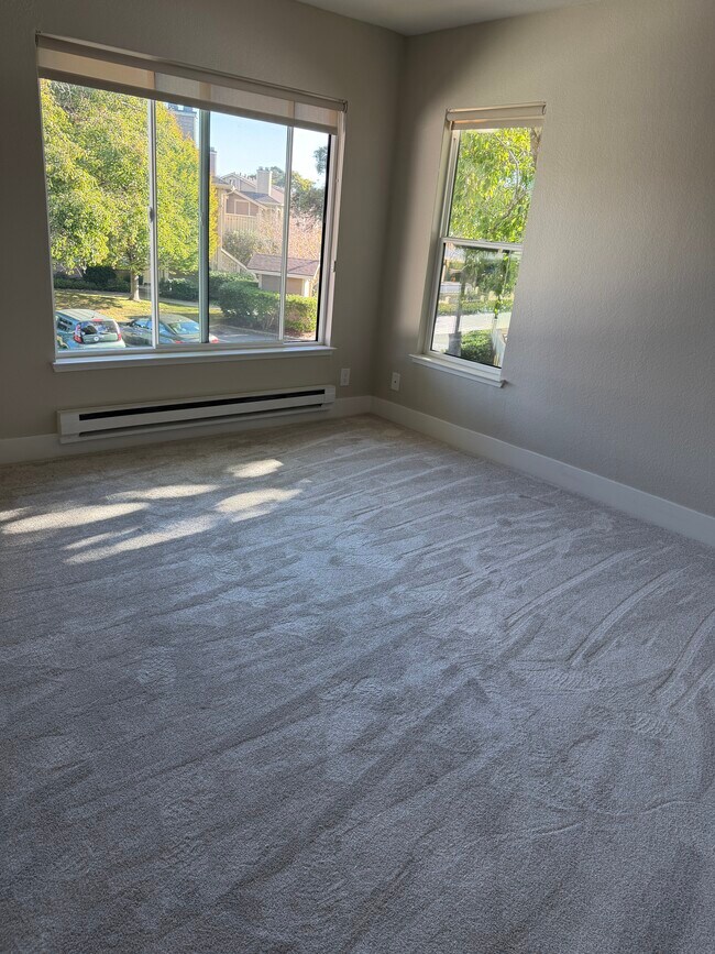 Building Photo - 170 Shoreline Ct