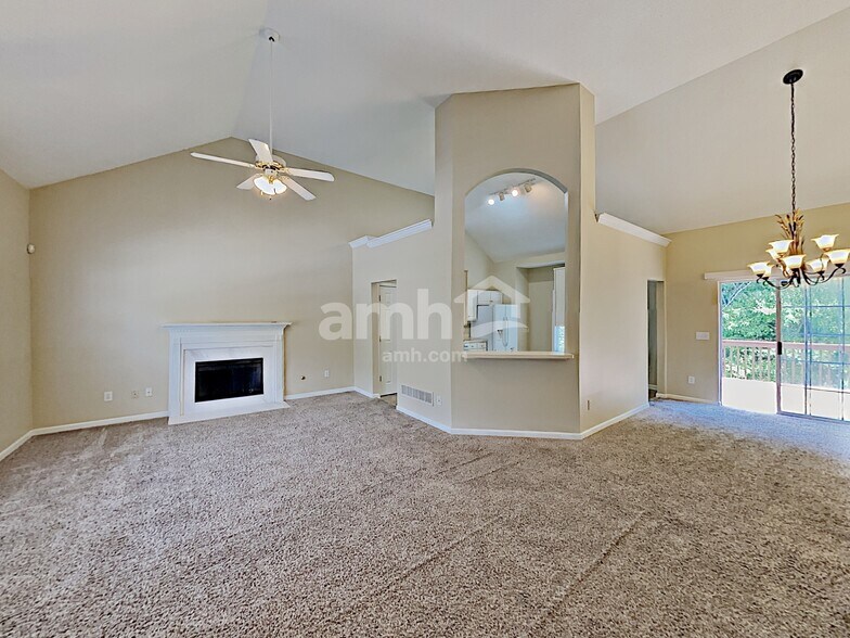 Building Photo - 5759 Newnan Cir