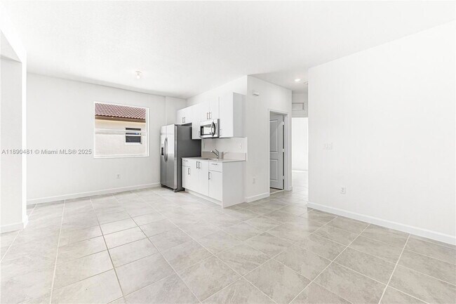 Building Photo - 2232 SE 30th St