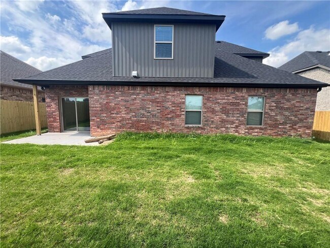 Building Photo - 7301 SW Basswood Ave