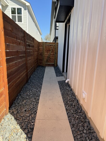 Separate Entrance from Main House - 754 Delmar St