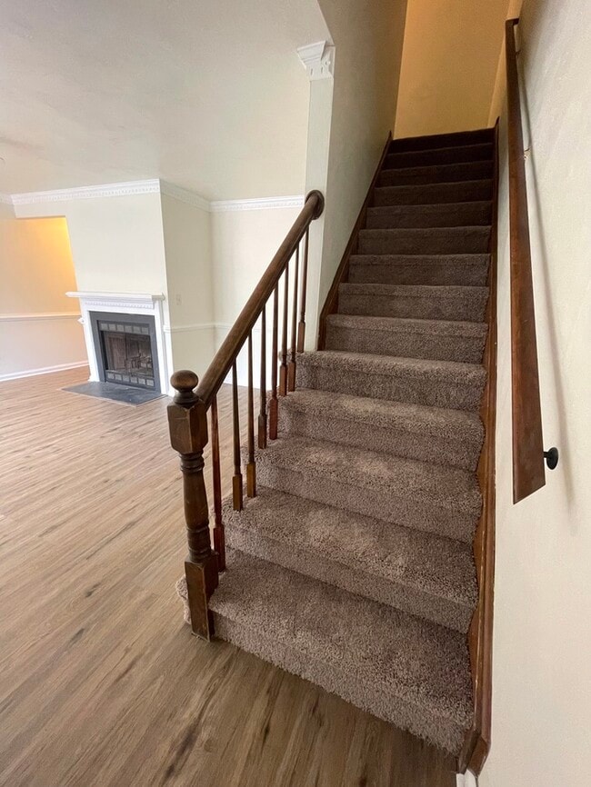 Building Photo - Charming 3-Bedroom, 1.5-Bathroom Townhome ...