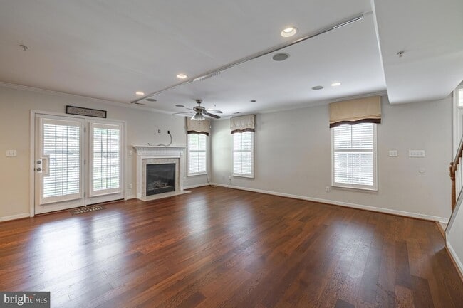 Building Photo - 2915 Murano Way