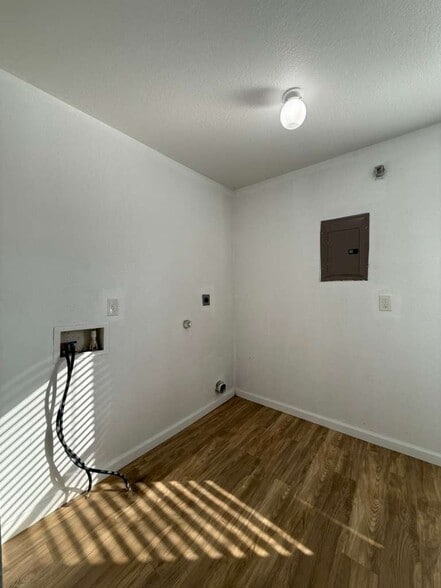 Building Photo - 5331 Bakersfield St