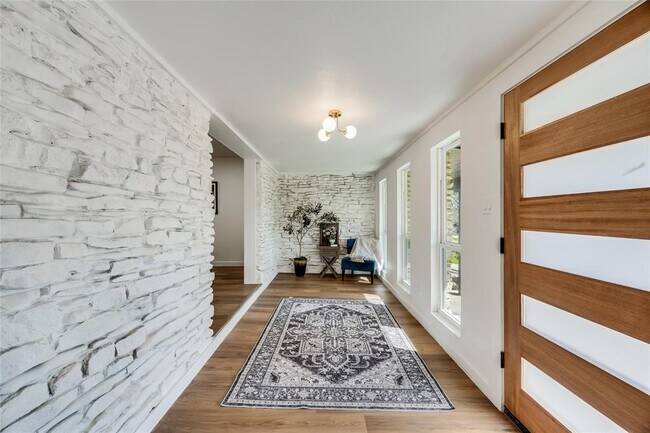 Building Photo - 11704 Indianhead Dr