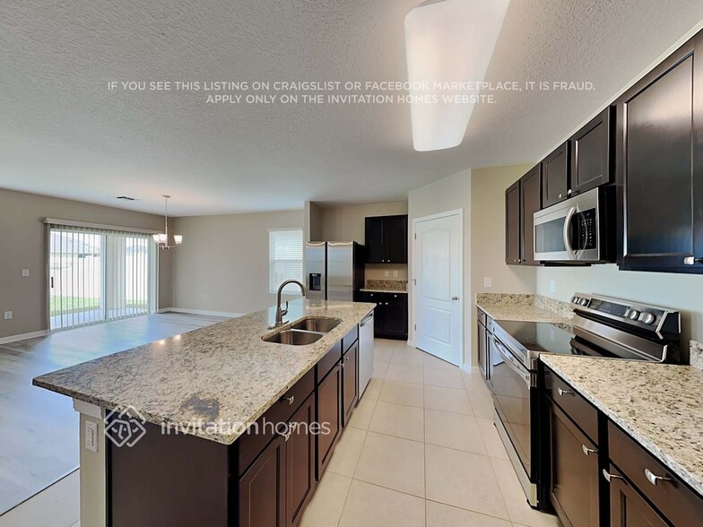 Building Photo - 424 Gris Sky Ln
