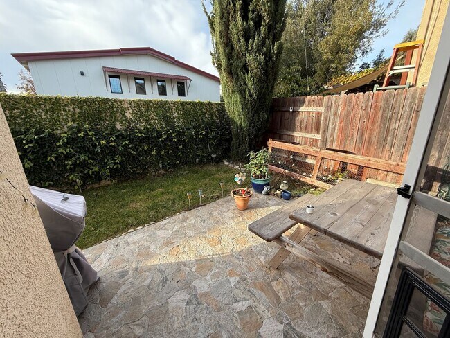 Building Photo - Move-In Ready Home in a Desirable Buellton Neighborhood