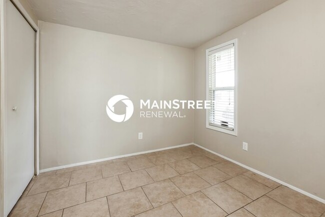 Building Photo - 6711 E 45th St