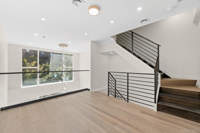 Building Photo - 312 Fenimore St