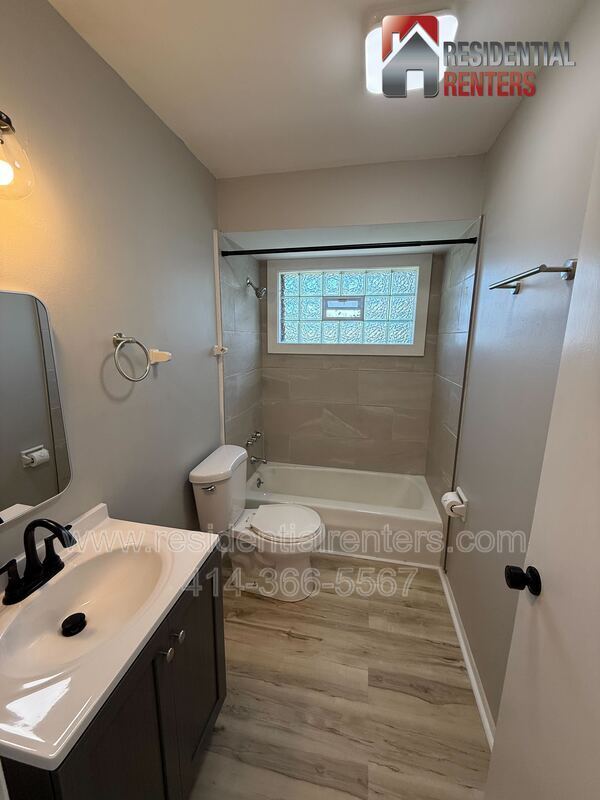 Building Photo - 5824 N 117th St