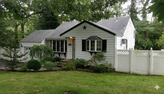 Building Photo - 461 Gibbs Pond Rd