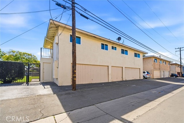 Building Photo - 3417 W Canoga Pl