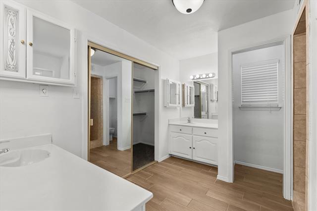 Building Photo - 2704 Wolff Dr