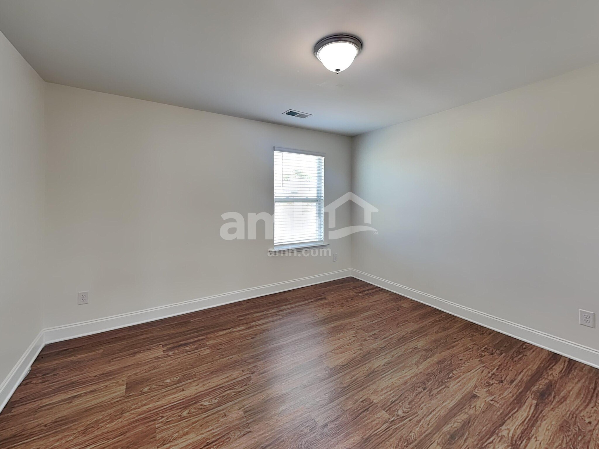 Building Photo - 145 Twin River Dr