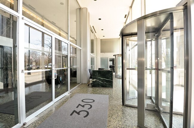 Building Photo - 330 W Diversey Pkwy