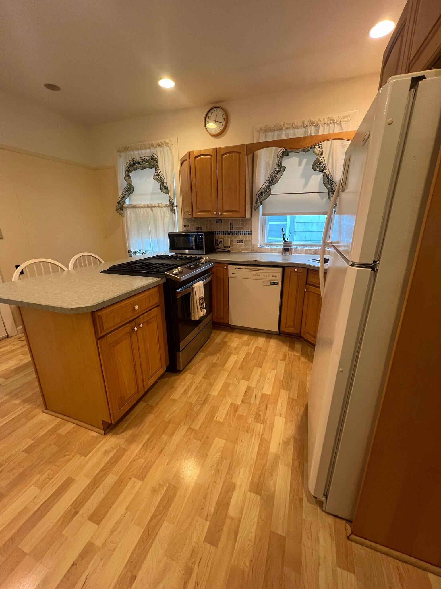 Building Photo - 53 Farragut Rd