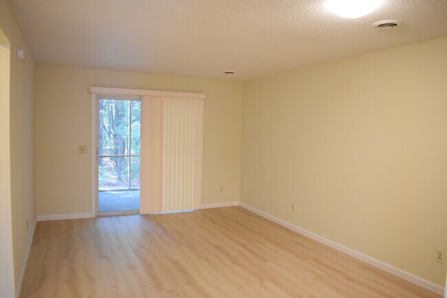 Building Photo - 2734 S 17th St