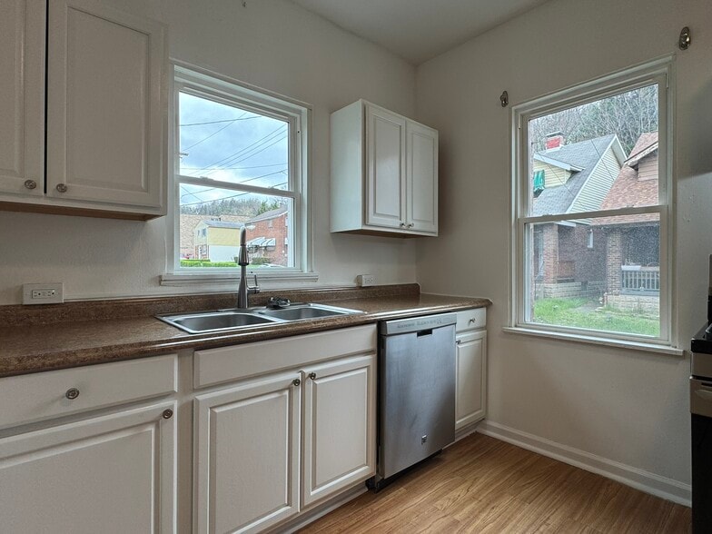 Building Photo - 21 Howard St