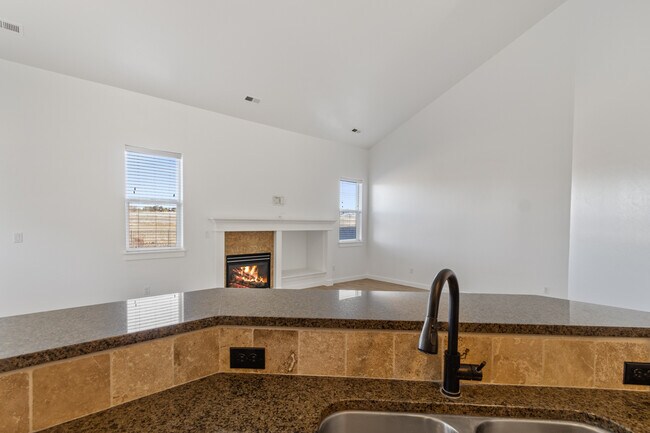 Building Photo - 10102 W Brownstone Dr