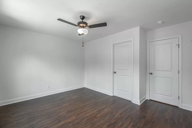 Building Photo - 5558 Stream Ln