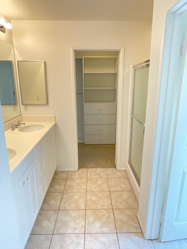 Building Photo - **Coming Soon**3 Bedroom 2 Bath Home in th...