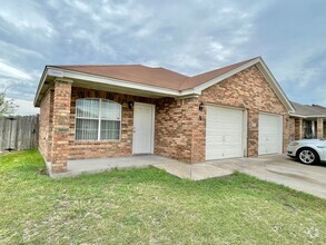 Building Photo - 4908 John David Dr