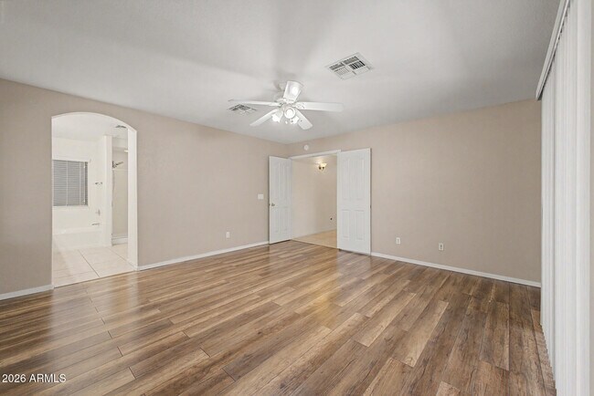 Building Photo - 6602 W Desert Hollow Dr