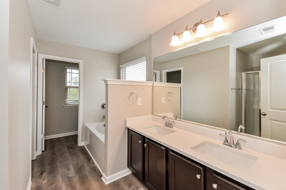 Building Photo - 7083 Creeksong Dr