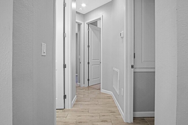 Building Photo - 183 Arlington Square Ct