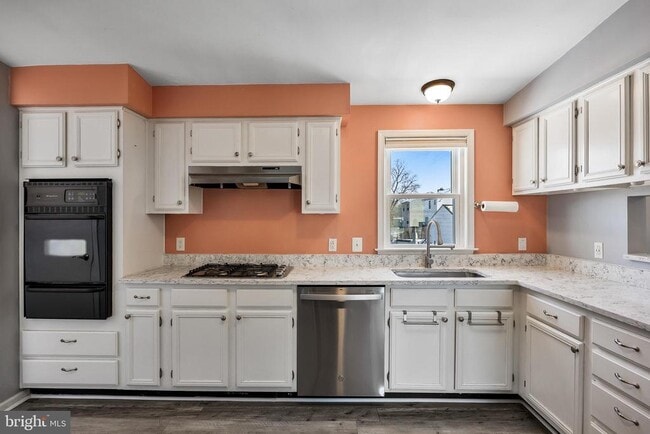 Building Photo - 511 Madison Ave