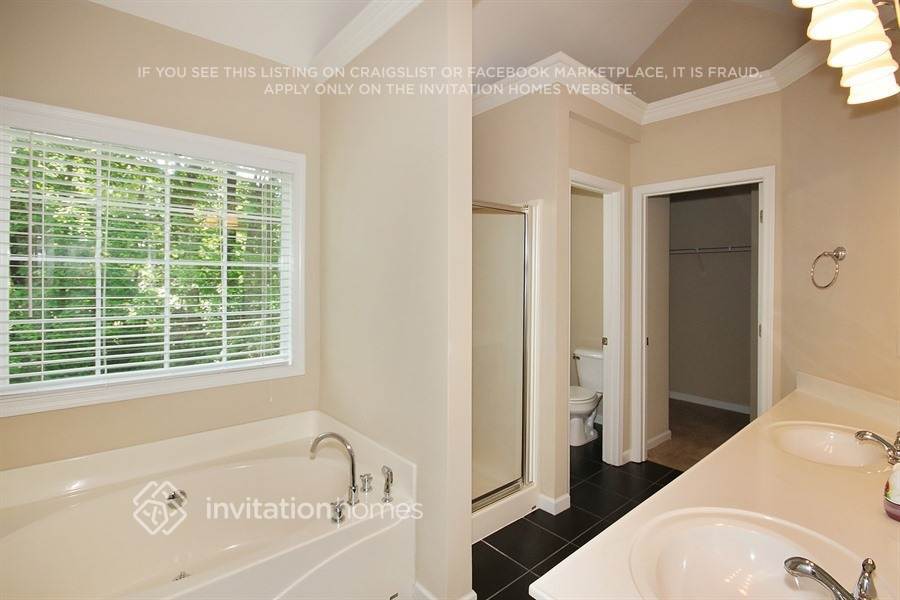 Building Photo - 4325 Briar Ridge Ln