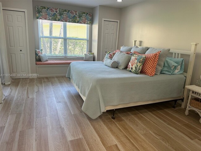 Building Photo - 4161 S US Hwy 1