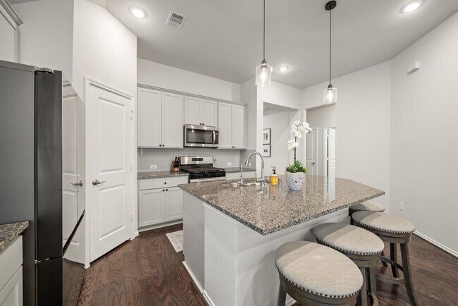 Building Photo - 752 Washita Fls Ln