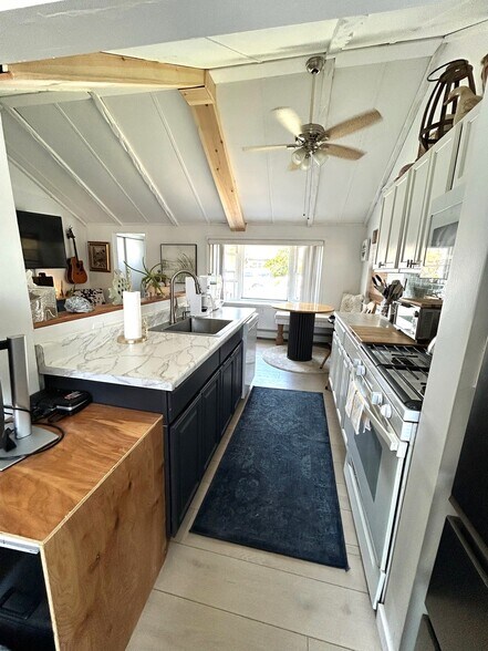 Building Photo - 800 S 6th St